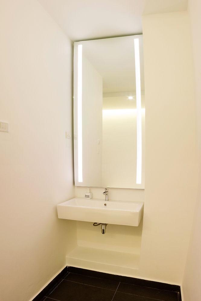 Roomies Suites Бату Феринги Екстериор снимка