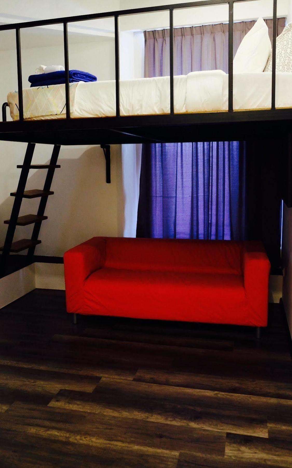 Roomies Suites Бату Феринги Екстериор снимка