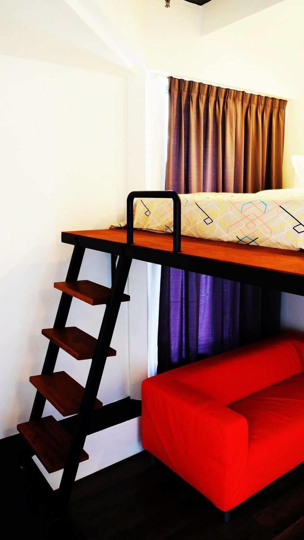 Roomies Suites Бату Феринги Екстериор снимка